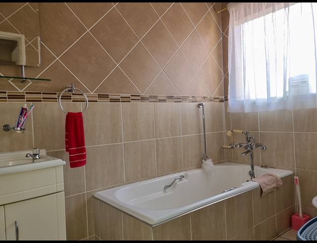 3 BEDROOM CLUSTER RENTED IN RANDHART